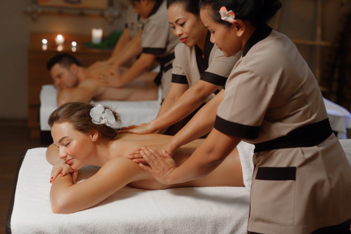 young-couple-having-professional-massage